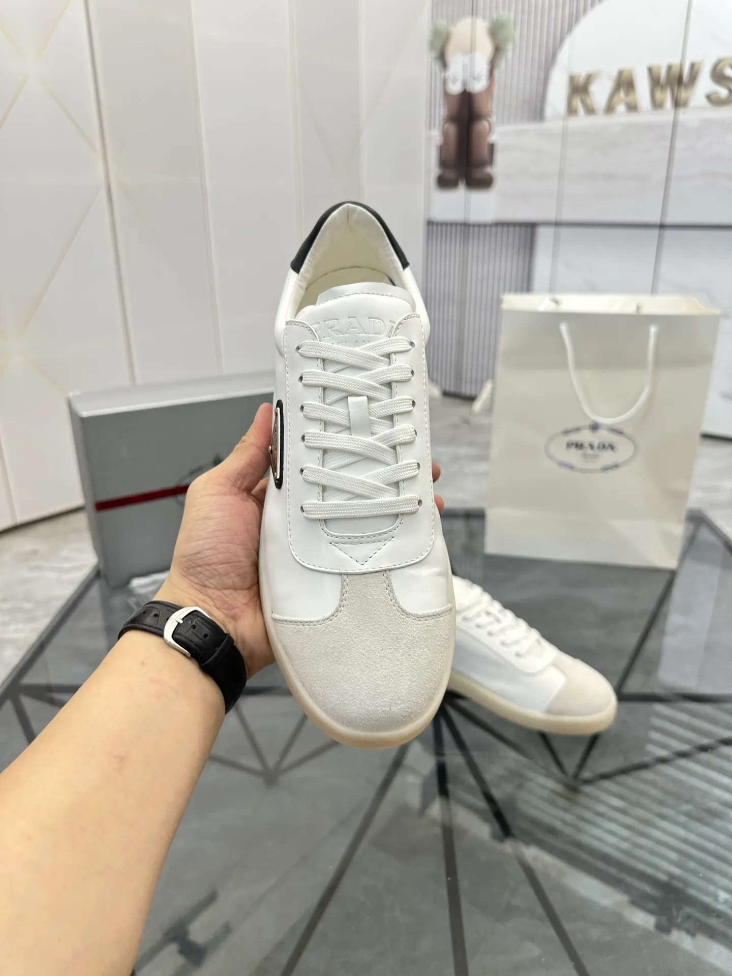Men's shoes for sale 💰: 💰P540¥ High-end top quality Product trademark: Prada *"Prada*" low-top casual shoes Regular size: 38-45 (can be customized to 46) Product materials: imported first-layer cowhide for the upper, water-dyed cowhide lining, cowhide feet, original outsole. No.: 001